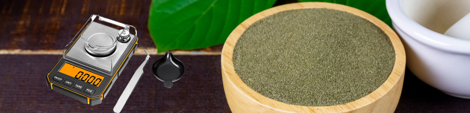 image of how to use a milligram scale to weigh kratom